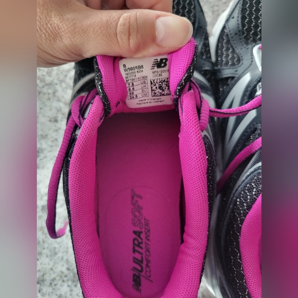 New Balance 560 V6 size 7.5 - Picture 3 of 3